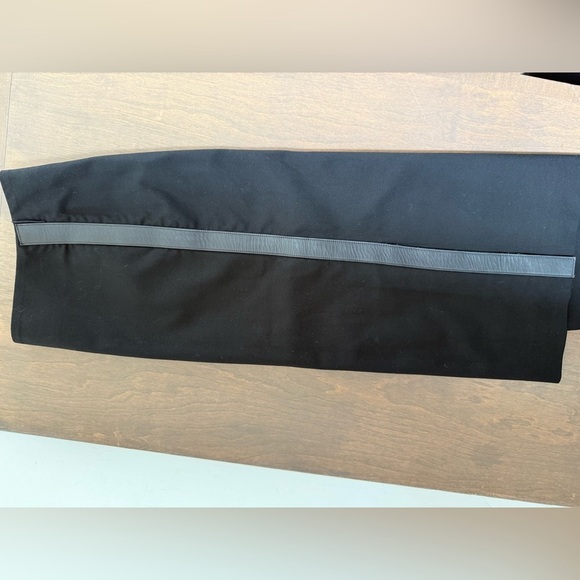 GUCCI Black Knee-Length Wool Cashmere Pencil Skirt with Leather Strip • 40 - Picture 13 of 14